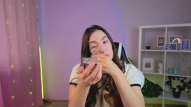 MelissaLovely  online show from July 9, 3:31 am