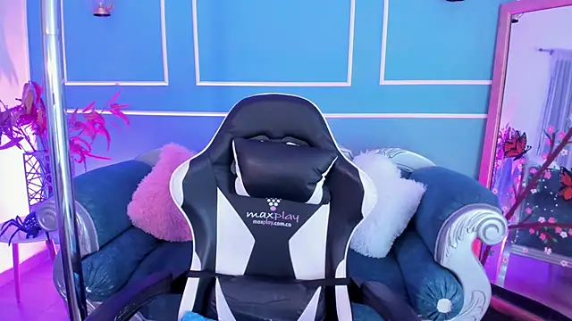 Red star8 online show from March 15, 11:45 am