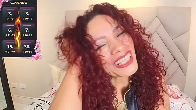 Kasandra Gomez online show from April 24, 12:30 pm