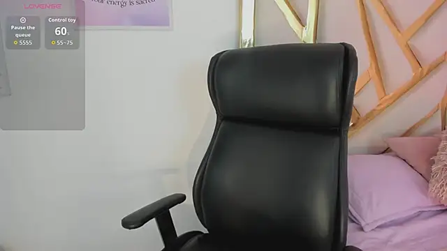 LanaJones  online show from April 27, 12:57 pm