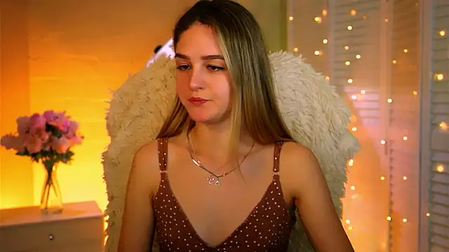 DeboraLarson online show from February 1, 3:38 am