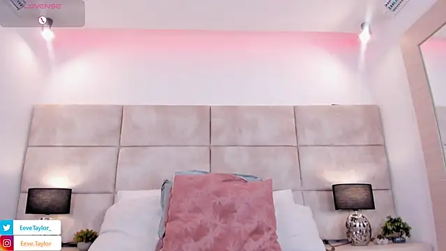 Eevee Taylor online show from December 5, 3:06 am