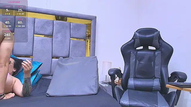 tiffanyandClark online show from April 24, 11:40 pm