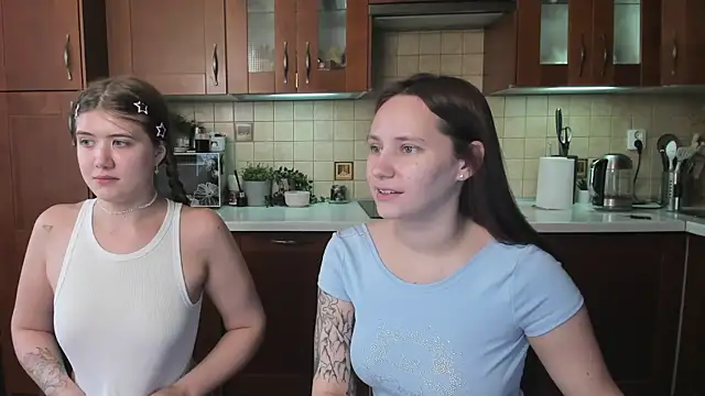 HotCaramellsTV online show from August 2, 8:06 am