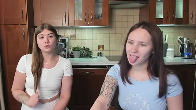 HotCaramellsTV online show from July 29, 7:52 am