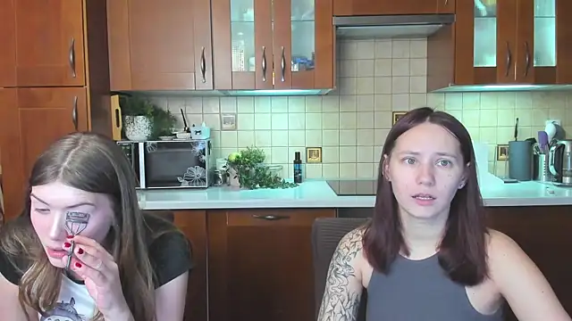 HotCaramellsTV online show from April 30, 11:26 am