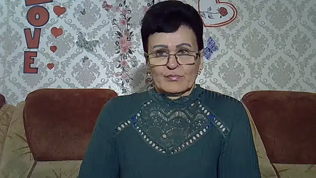 PaulaGolden online show from April 25, 7:00 pm