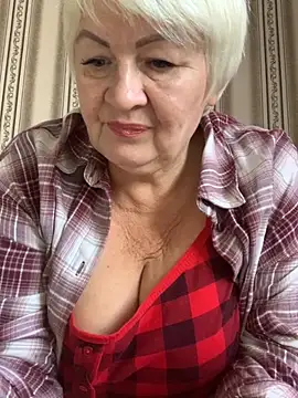 Snapshot of Laura_Millf chatting on September 30, 2:01 pm Laura Millf online show from September 30, 2:01 pm