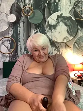 Snapshot of Laura_Millf chatting on September 14, 1:20 pm Laura Millf online show from September 14, 1:20 pm