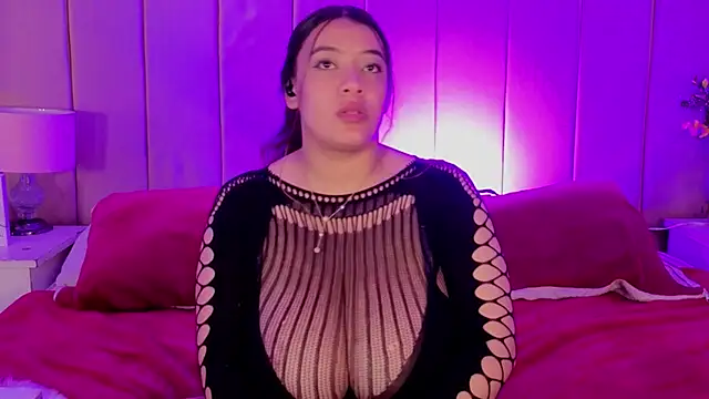 MollyBigBoobs12 online show from April 22, 2:52 am