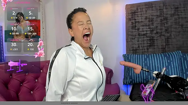 sharoncute1 online show from November 25, 9:48 pm