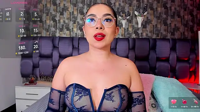 Snapshot of IsabellaAnngel chatting on October 3, 4:50 am IsabellaAnngel online show from October 3, 4:50 am