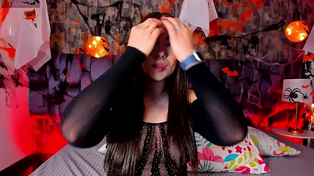 Snapshot of IsabellaAnngel chatting on October 15, 12:35 am IsabellaAnngel online show from October 15, 12:35 am