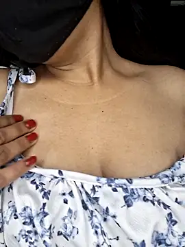 Nisha027 online show from March 7, 1:23 am