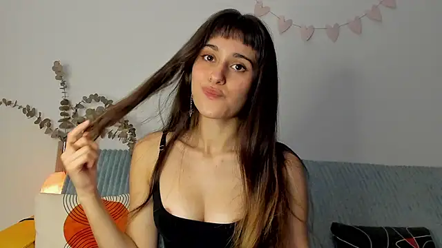 Snapshot of erika_hoiree chatting on October 6, 4:40 am erika hoiree online show from October 6, 4:40 am
