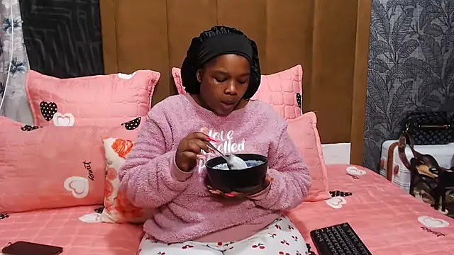 BigbootyNickyx online show from April 24, 7:16 pm