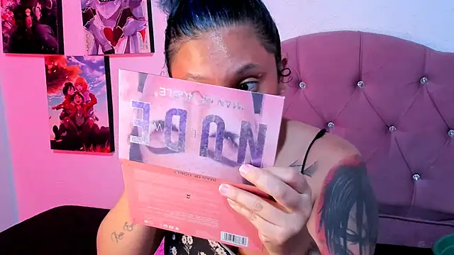 Mila nixon02 online show from April 25, 3:09 am