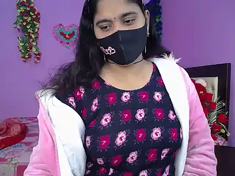 Hot Maleka online show from January 7, 2:15 am