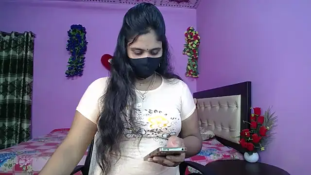 Hot Maleka online show from June 12, 5:10 pm