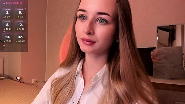 Tiffanyhunt online show from October 27, 1:17 pm