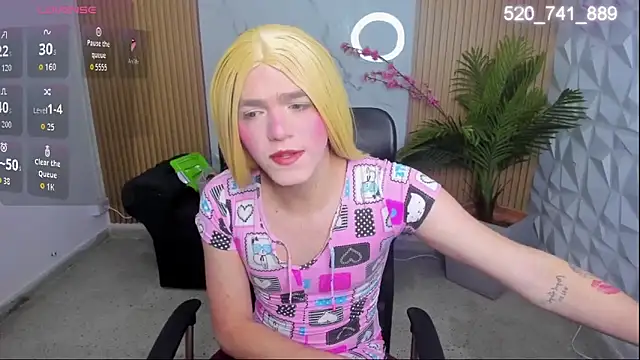 DylanRosse online show from November 15, 8:54 pm