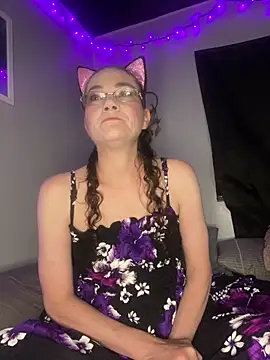 Cutebitchxh online show from April 18, 4:15 am