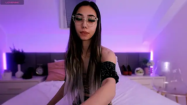 JessieePink online show from April 24, 6:11 pm