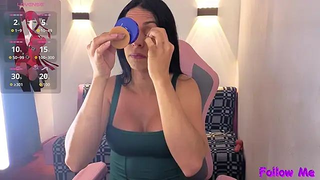 vittorialombardi   online show from March 28, 6:57 am