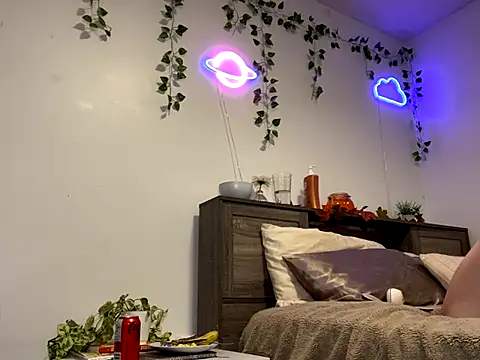 Kittyymaze1 online show from October 10, 4:12 pm