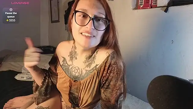 kittenlizz online show from June 7, 9:43 pm