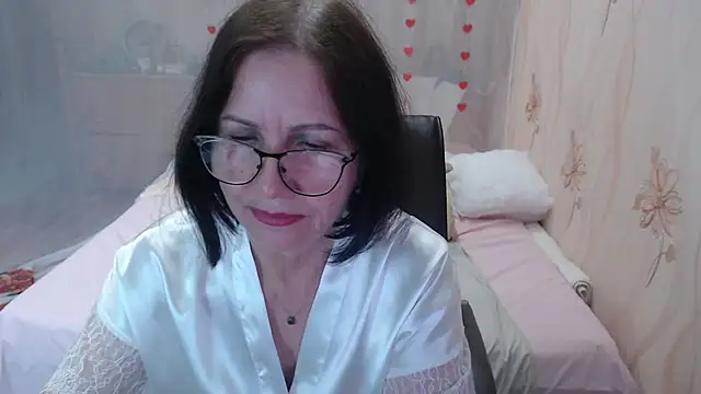 Snapshot of OlgaHottie chatting on October 11, 1:43 am OlgaHottie online show from October 11, 1:43 am