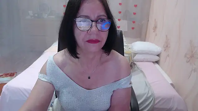 Snapshot of OlgaHottie chatting on October 15, 11:40 pm OlgaHottie online show from October 15, 11:40 pm