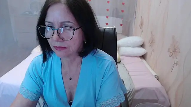 Snapshot of OlgaHottie chatting on October 8, 1:21 am OlgaHottie online show from October 8, 1:21 am