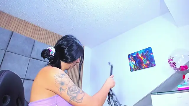 ZachaTompson online show from April 27, 8:17 pm