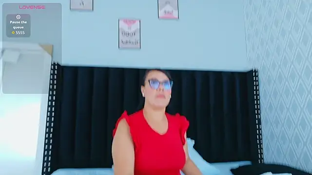 hotlatinateacher online show from April 23, 6:32 pm