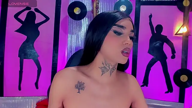 Snapshot of Angel21___ chatting on October 7, 7:18 pm Angel21 online show from October 7, 7:18 pm