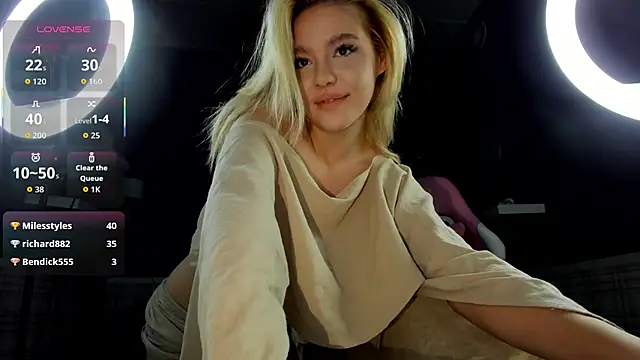 Snapshot of Anna_Robinson chatting on September 15, 2:09 am Anna Robinson online show from September 15, 2:09 am