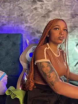 Melany Williams online show from April 2, 7:00 pm