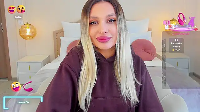 MissLoou online show from February 3, 6:40 am