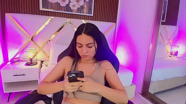 Emelie Ch1 online show from June 4, 3:01 am