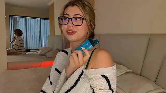 Zoe Benson online show from June 12, 12:24 pm
