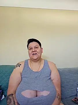 DevilDahm online show from April 22, 8:39 pm