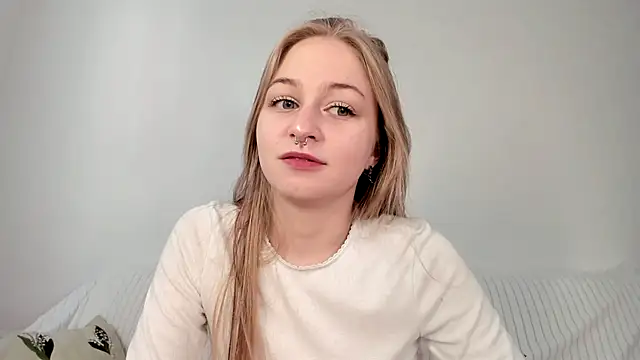 MiaMews online show from April 23, 7:16 am