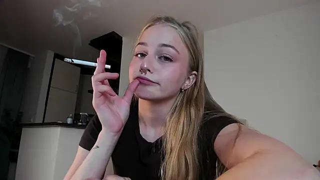 MiaMews online show from October 18, 4:10 pm