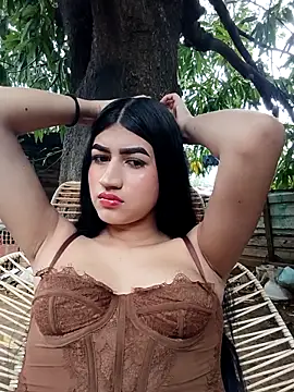 Julix A online show from March 13, 7:15 pm