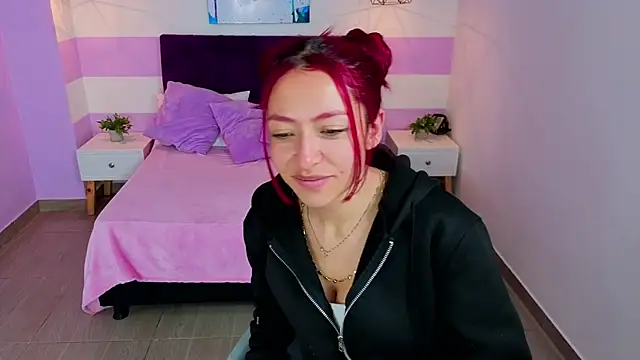 Scarlett  bell online show from April 21, 1:29 pm