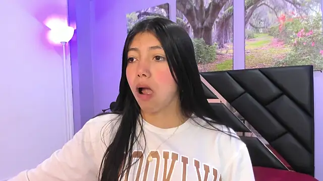 KimberlyVillaLobos online show from September 30, 1:39 pm