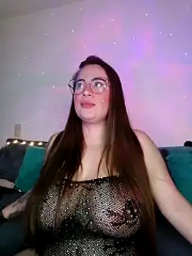 soofy   online show from March 27, 4:25 am