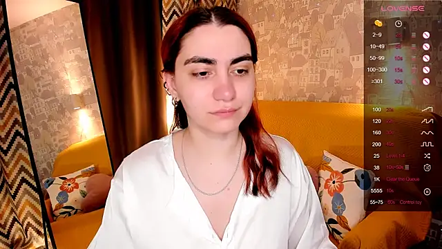 hannacheekss  online show from June 9, 2:11 am