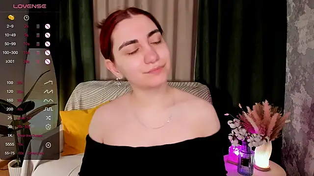 hannacheekss  online show from April 22, 3:03 am